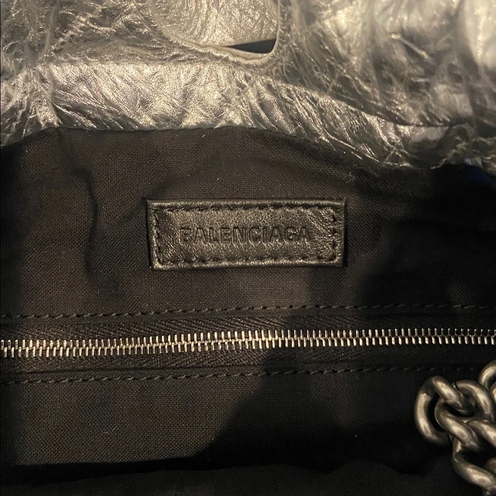 Metallic Silver Quilted Crush Tote Small - Picture 4 of 7